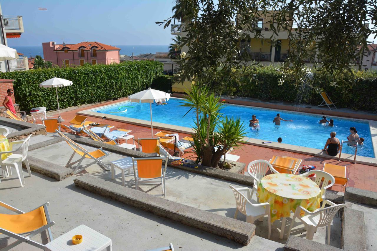 Residence Mare Verde Pietra Ligure Exterior photo