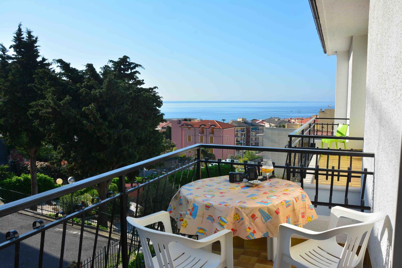 Residence Mare Verde Pietra Ligure Exterior photo